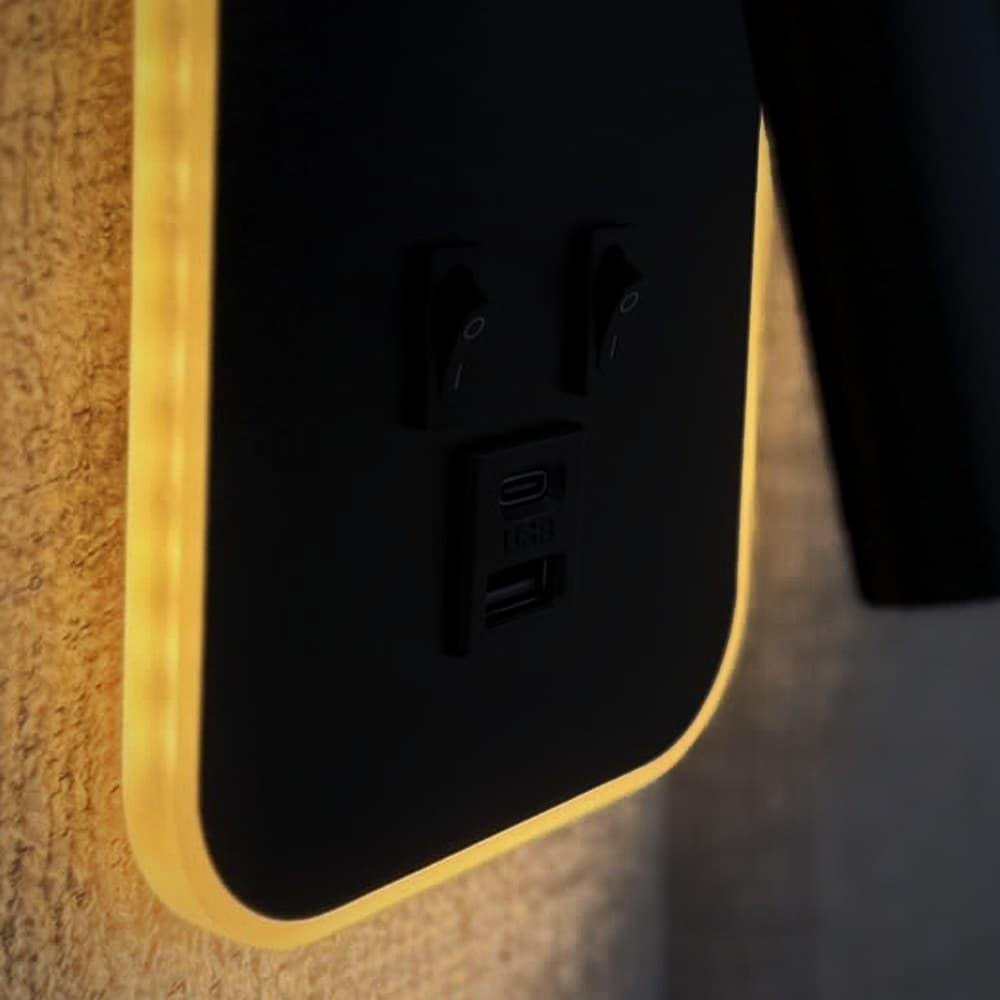 Schakelaars, USB-C- en USB-aansluiting op de verlichte leeslamp van de Mirelia
